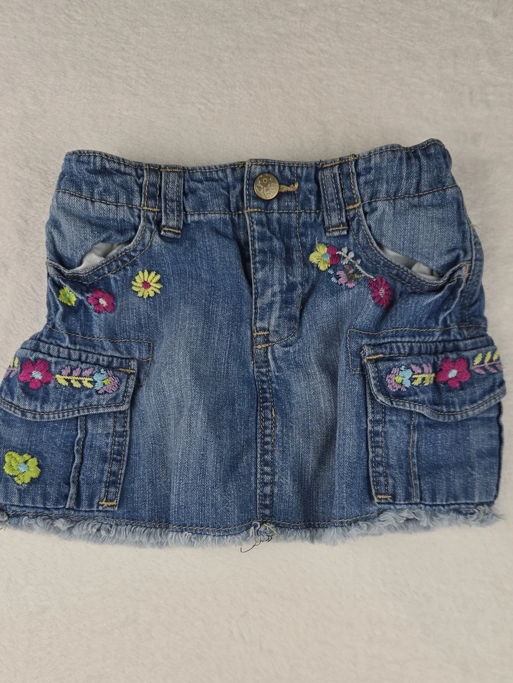 Old Navy Embroidered Flower Denim Cargo Skirt Size 3T